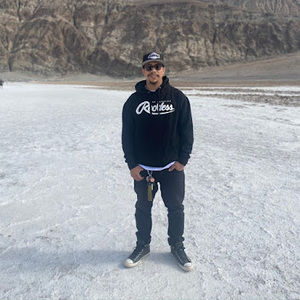 Meet your Posher, Manuel